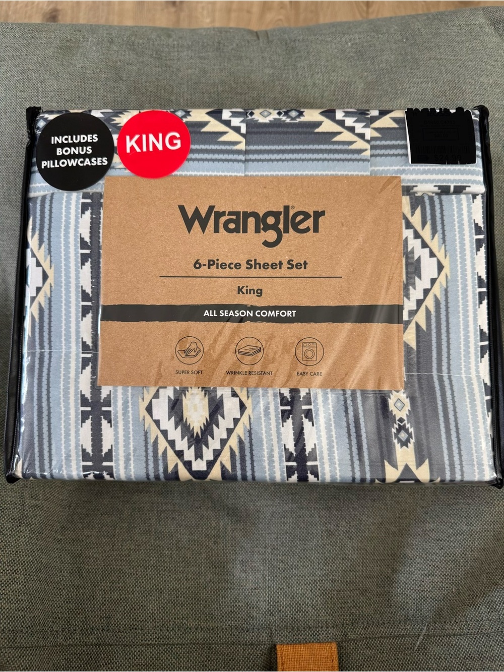 Wrangler King 6-Piece Sheet Set in blue and Cream Aztec Pattern